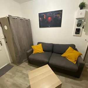 Appartement Studio Tout Equipe Bassin De La Vilette Centre, Paris